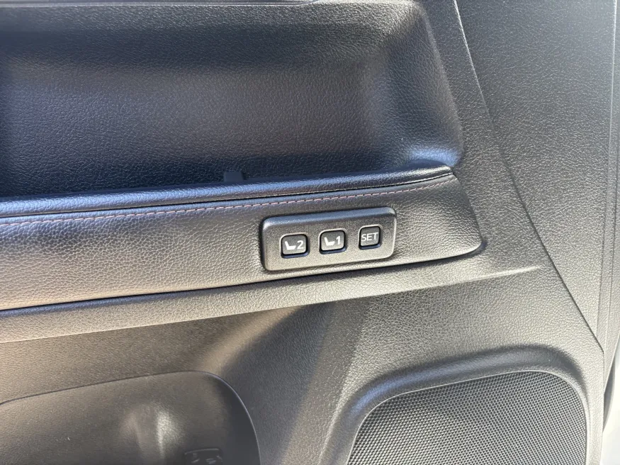 2023 Toyota 4Runner Limited | Photo 13 of 24