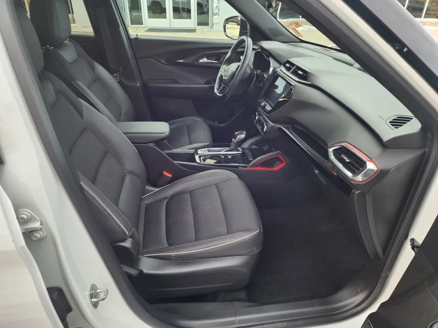 2021 Chevrolet Trailblazer RS | Photo 16 of 23