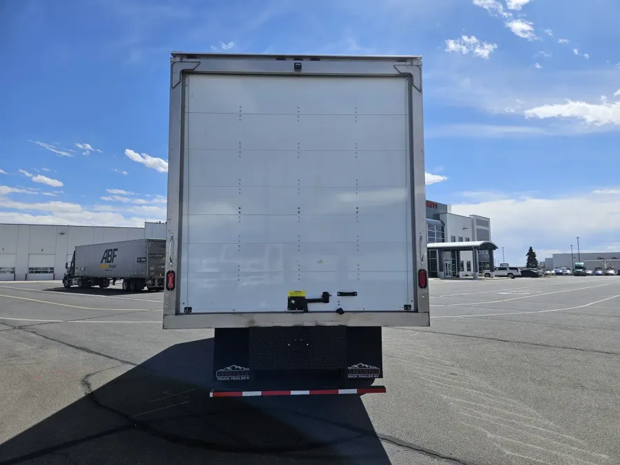 2025 Freightliner M2 106 | Photo 6 of 13