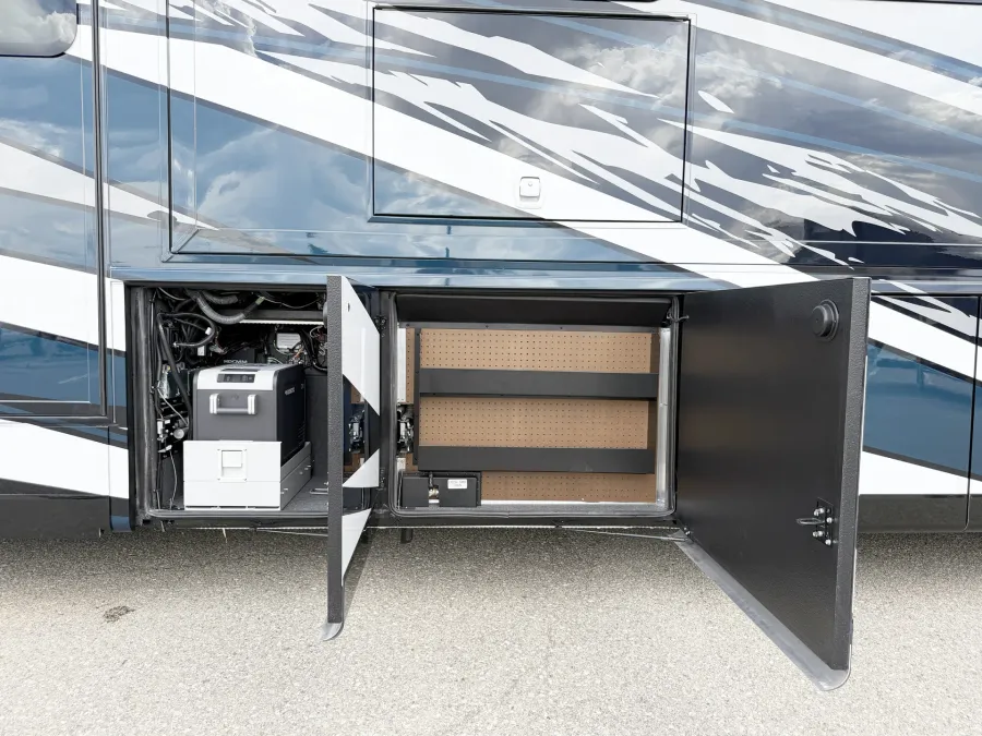 2026 Newmar Summit Aire 4505 | Photo 27 of 32