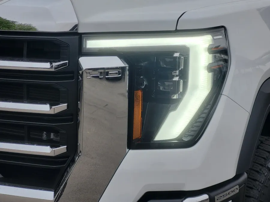 2026 GMC Sierra 2500HD SLT | Photo 7 of 25
