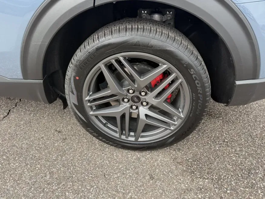 2026 Ford Explorer | Photo 10 of 29