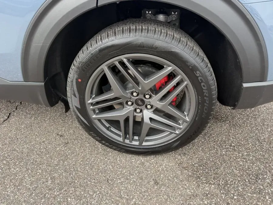 2026 Ford Explorer | Photo 10 of 29