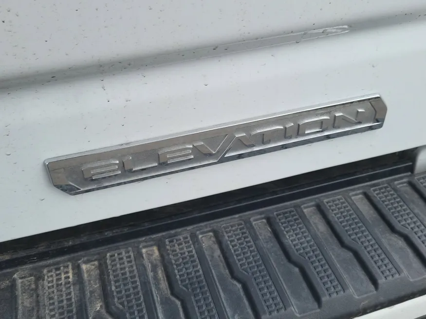 2025 GMC Sierra 1500 Elevation | Photo 7 of 23