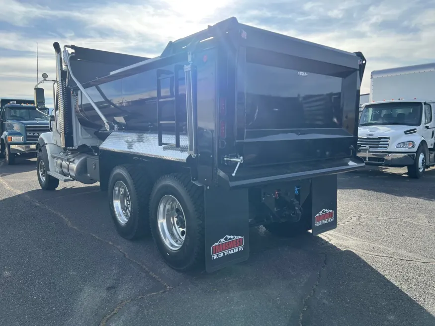 2025 Western Star 49X | Photo 3 of 8