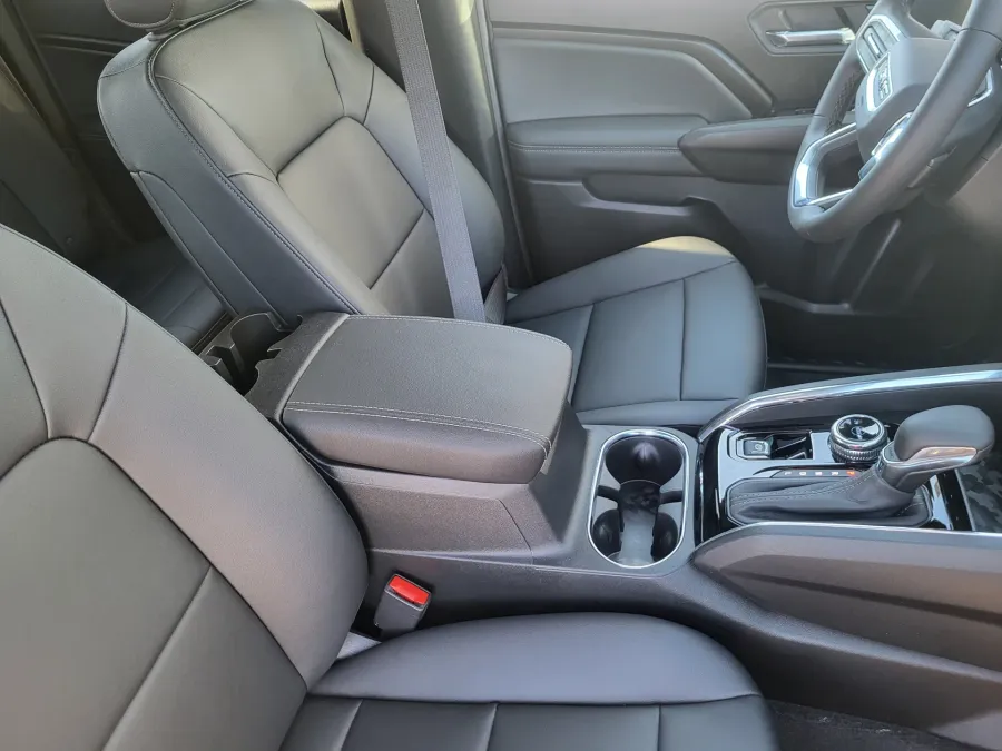 2026 GMC Canyon 4WD Elevation | Photo 12 of 26