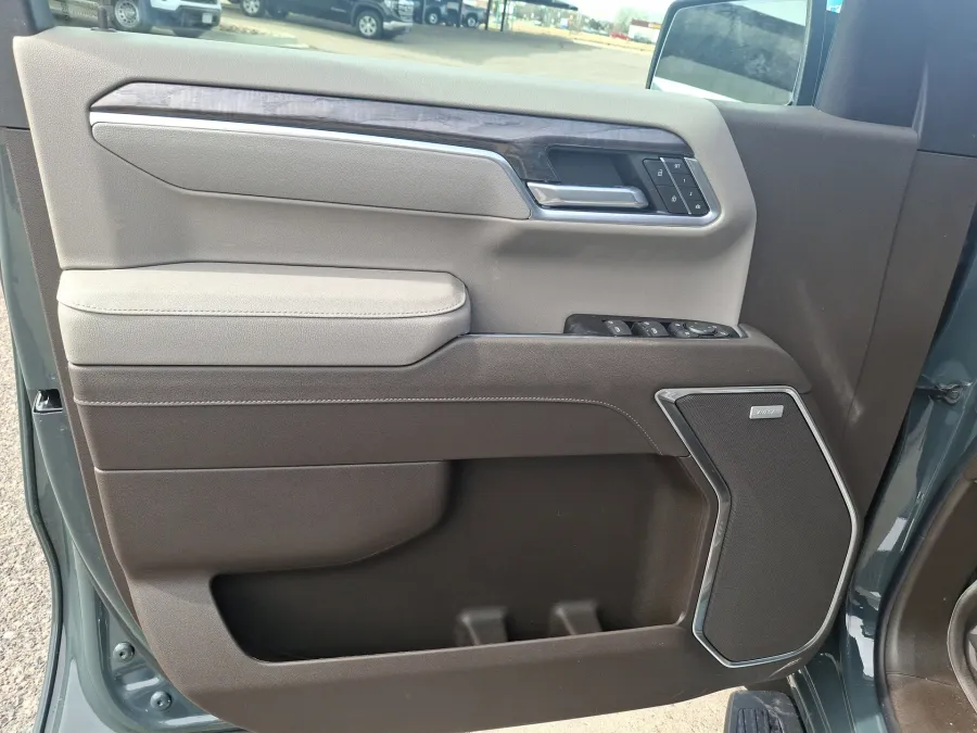 2026 Chevrolet Silverado 1500 LTZ | Photo 13 of 20