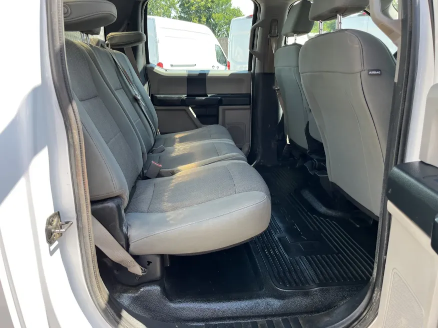 2018 Ford F-550 | Photo 9 of 20