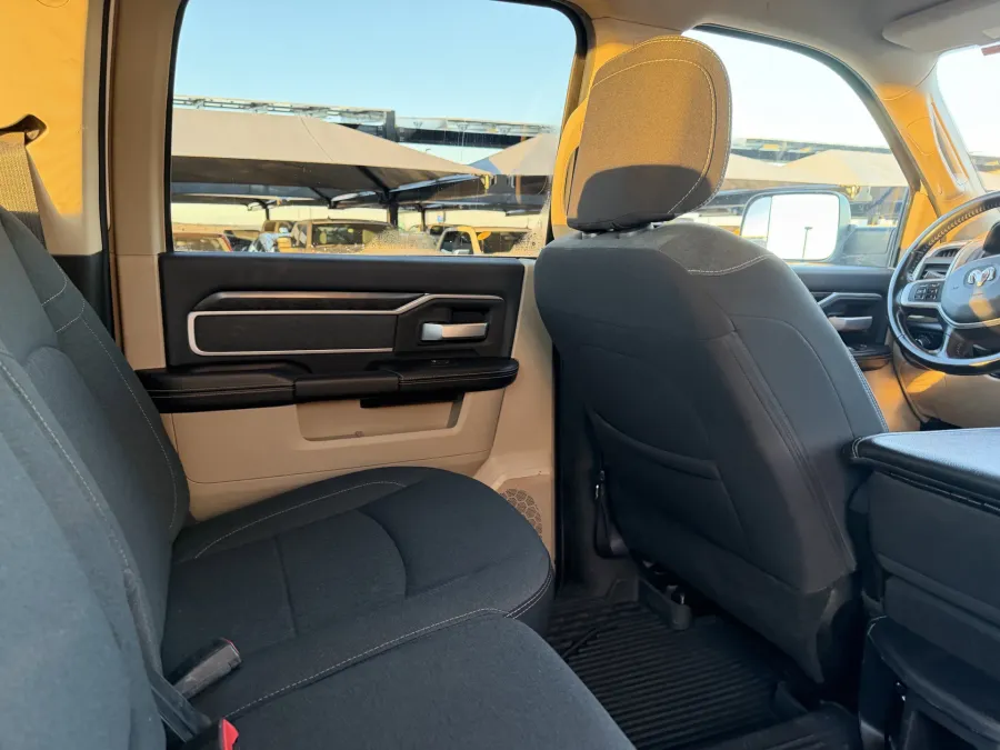 2022 RAM 2500 Big Horn | Photo 10 of 20