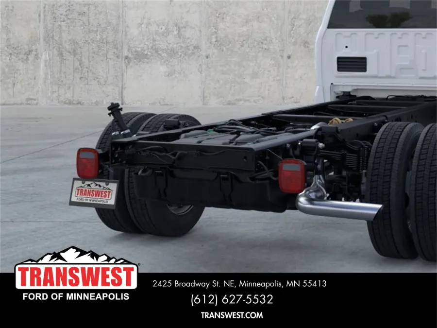 2025 Ford Super Duty F-550 | Photo 21 of 22