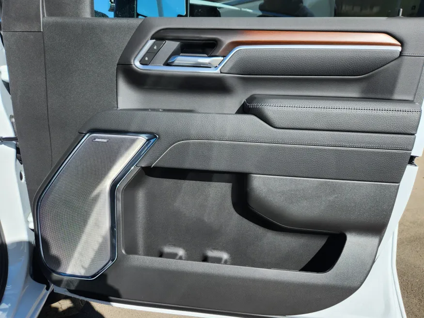 2026 GMC Sierra 2500HD Denali | Photo 16 of 31