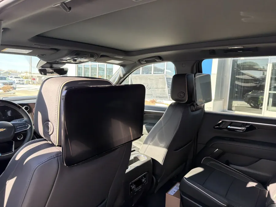 2026 Chevrolet Suburban Premier | Photo 13 of 26