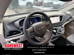 2024 Chrysler Pacifica Touring L | Thumbnail Photo 9 of 24