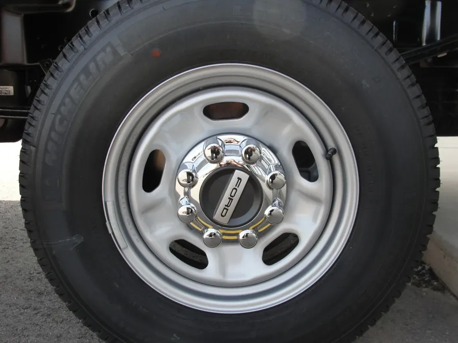 2025 Ford F-250 | Photo 13 of 13