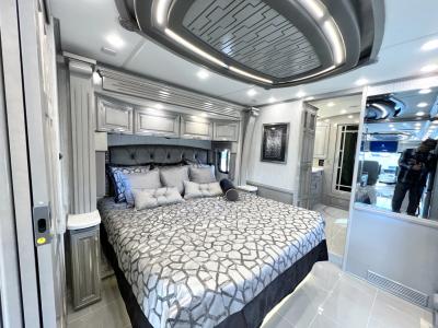 2023 Newmar London Aire 4521 | Thumbnail Photo 21 of 48