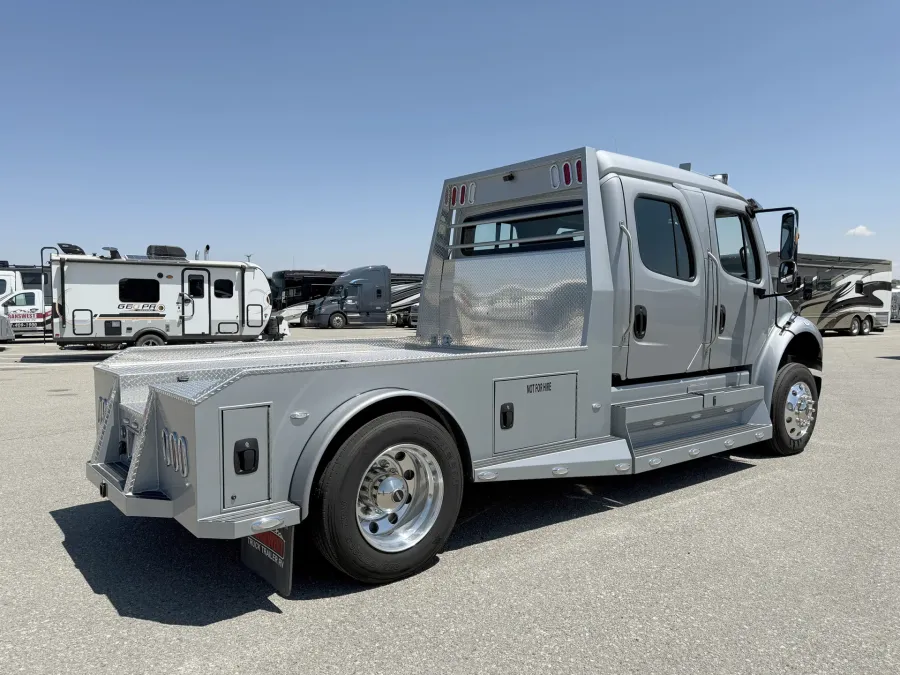 2024 Freightliner M2 106 Summit Hauler | Photo 16 of 22