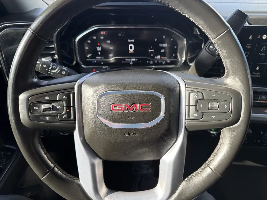2025 GMC Sierra 1500 SLT | Photo 18 of 20