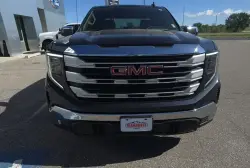2024 GMC Sierra 1500 | Thumbnail Photo 2 of 29