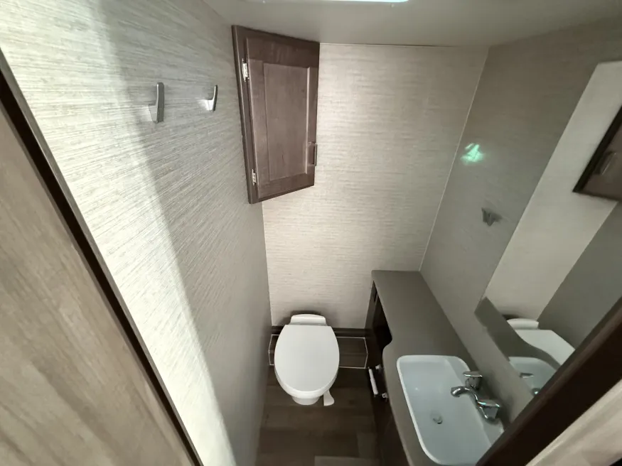 2025 Winnebago Minnie Winnie 31K | Photo 12 of 17