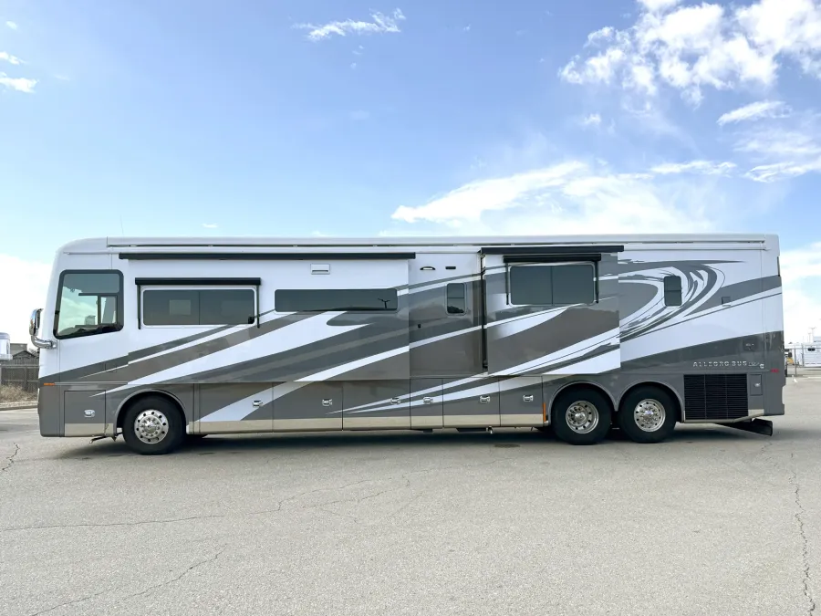 2022 Tiffin Allegro Bus 45OPP | Photo 22 of 32