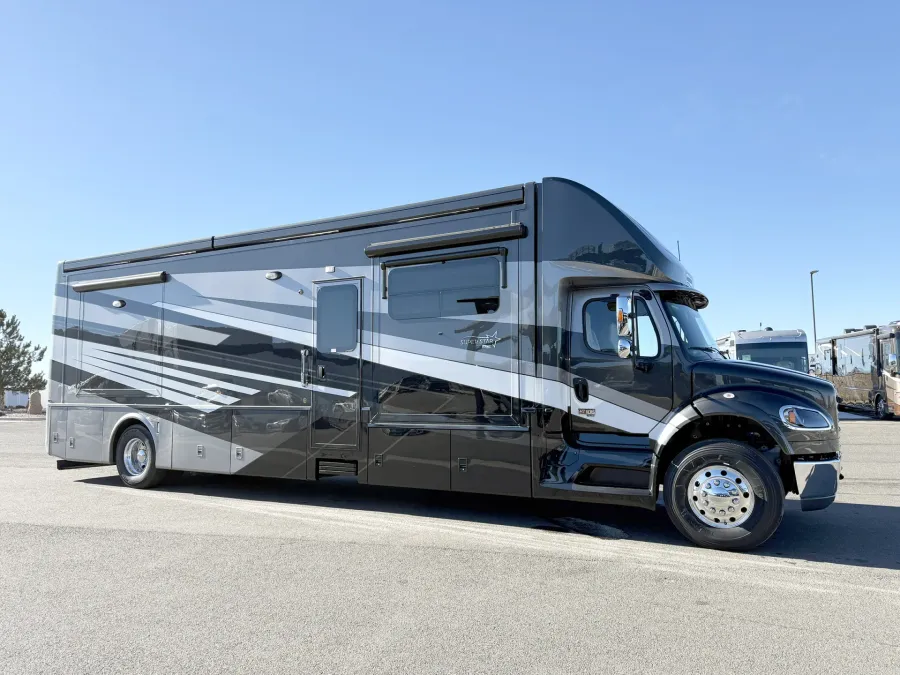 2026 Newmar Super Star 4040 | Photo 1 of 29