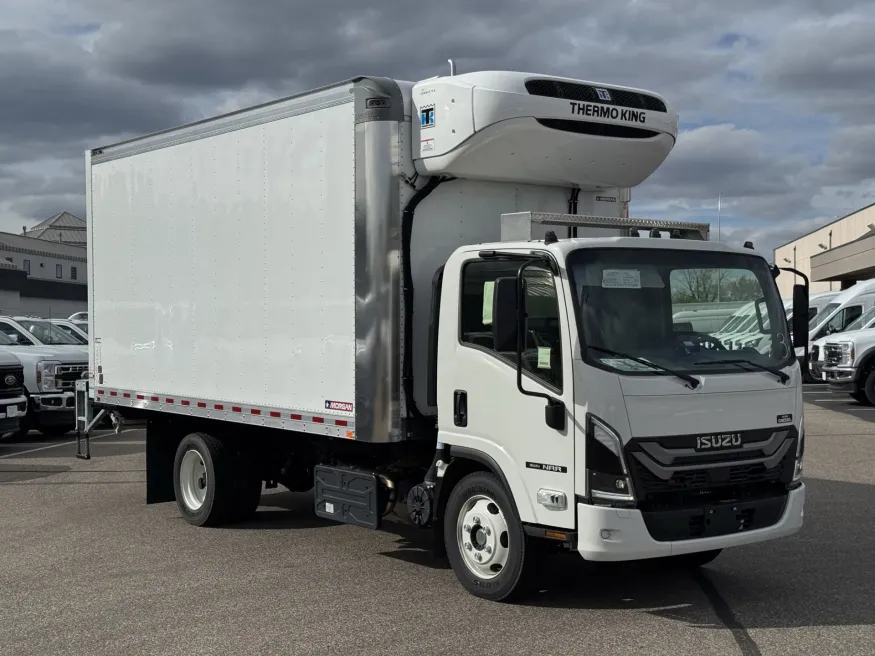 2025 Isuzu NRR | Photo 1 of 17