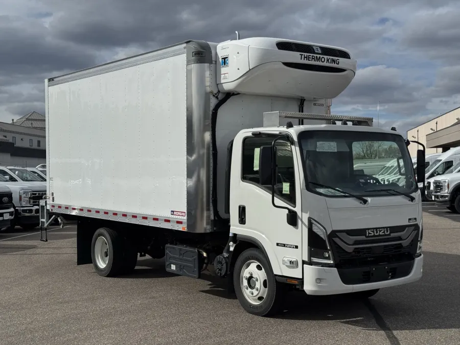 2025 Isuzu NRR | Photo 1 of 17