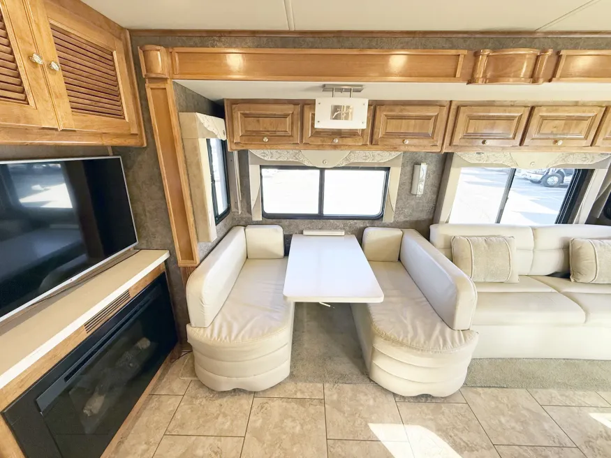 2015 Tiffin Allegro Open Road 34TGA | Photo 10 of 31