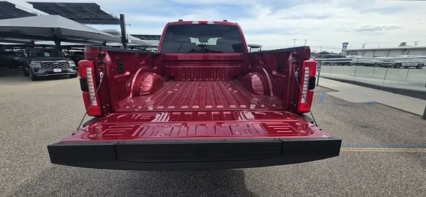 2026 Ford Super Duty F-250 | Photo 8 of 28