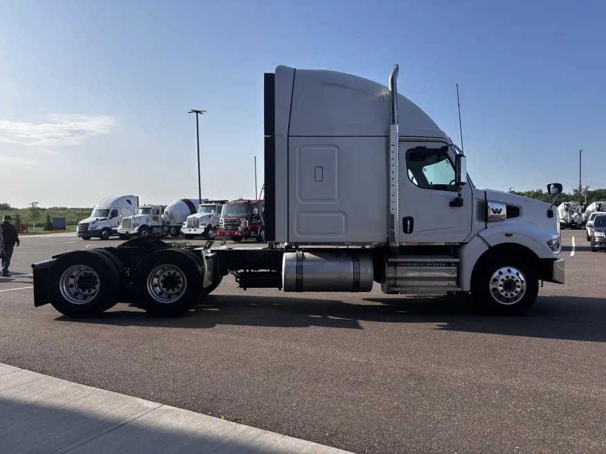 2022 Western Star 49X | Photo 4 of 18