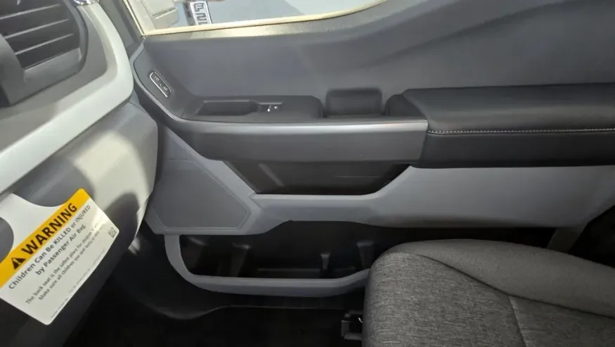 2026 Ford Super Duty F-250 | Photo 35 of 38