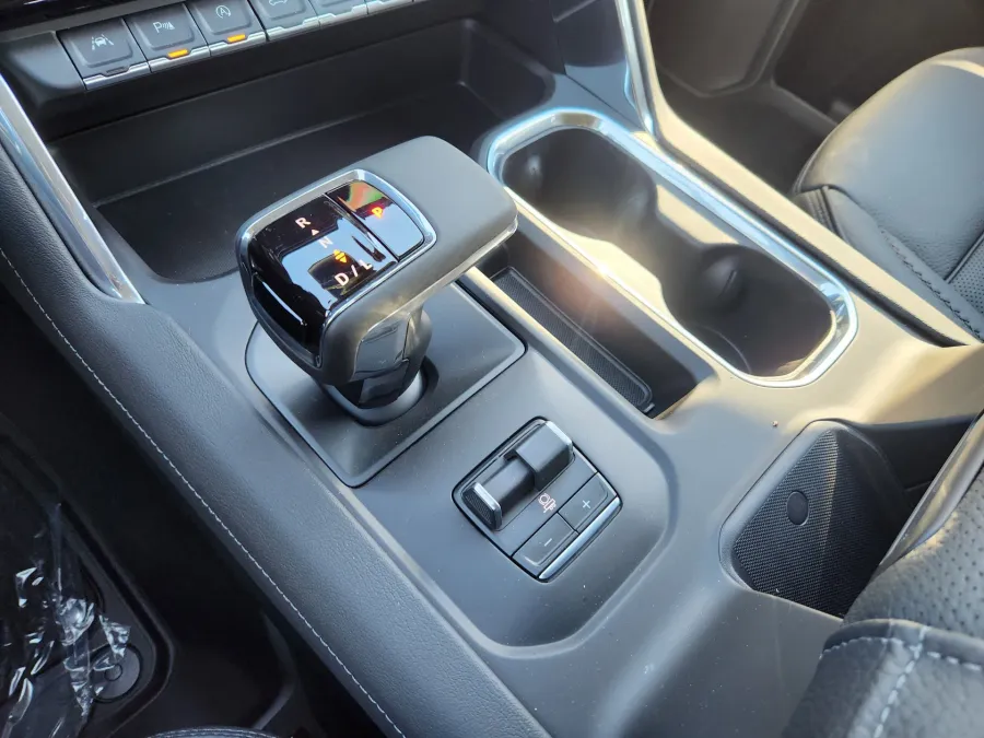 2026 GMC Sierra 1500 Denali | Photo 27 of 31