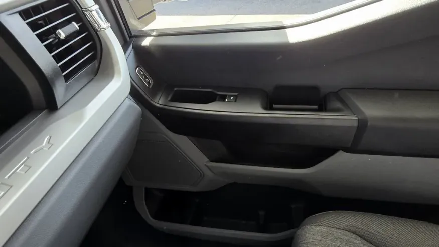 2026 Ford Super Duty F-600 | Photo 24 of 25