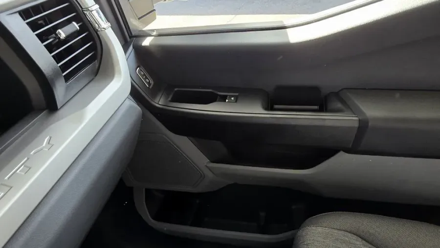 2026 Ford Super Duty F-600 | Photo 24 of 25