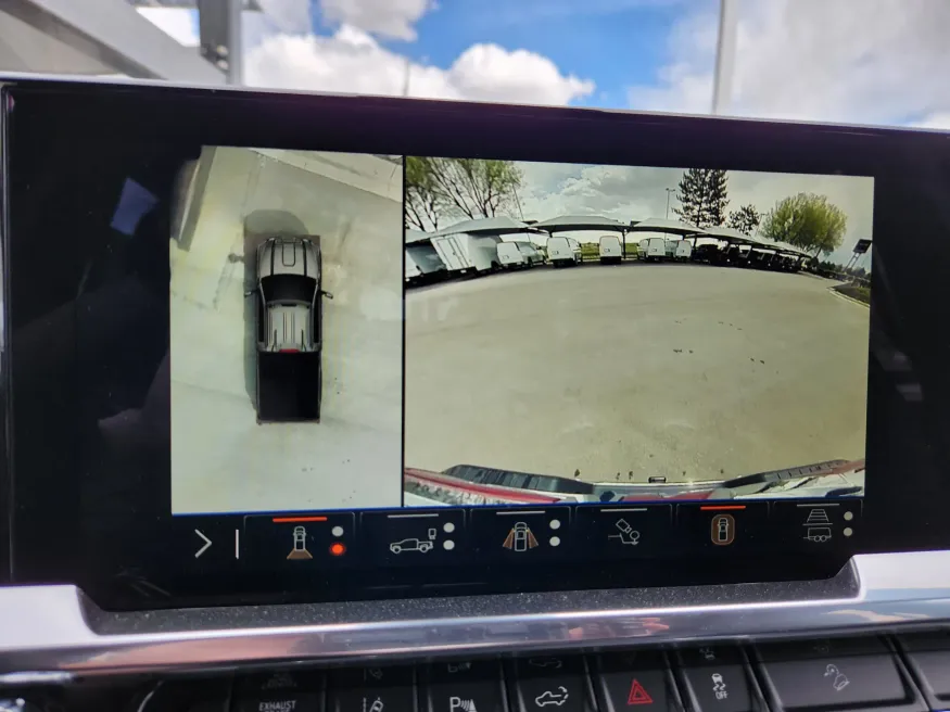 2025 GMC Sierra 2500HD SLT | Photo 30 of 32