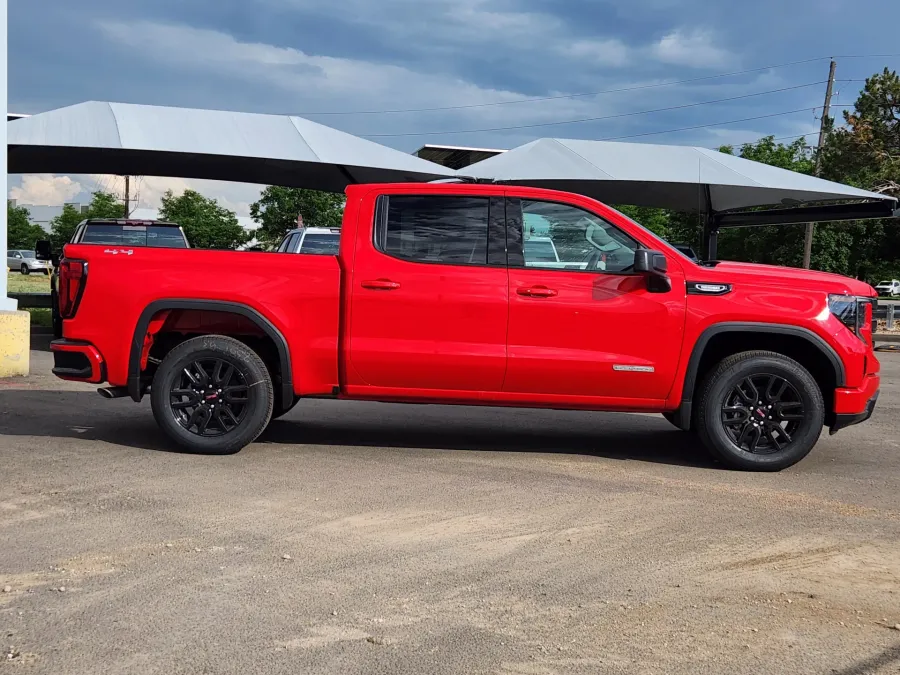 2025 GMC Sierra 1500 Elevation | Photo 1 of 28