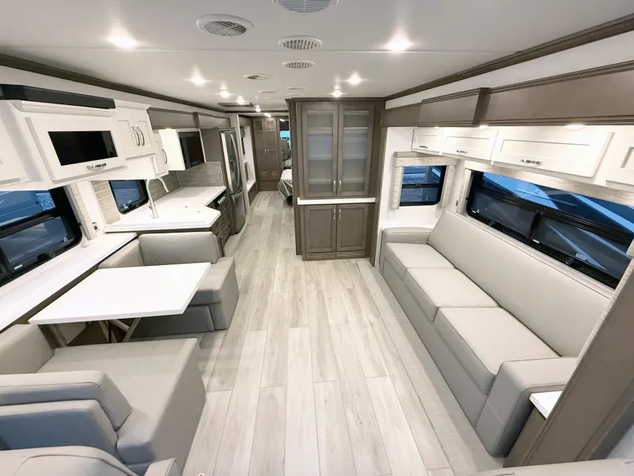 2026 Newmar Northern Star 3418 | Photo 2 of 23