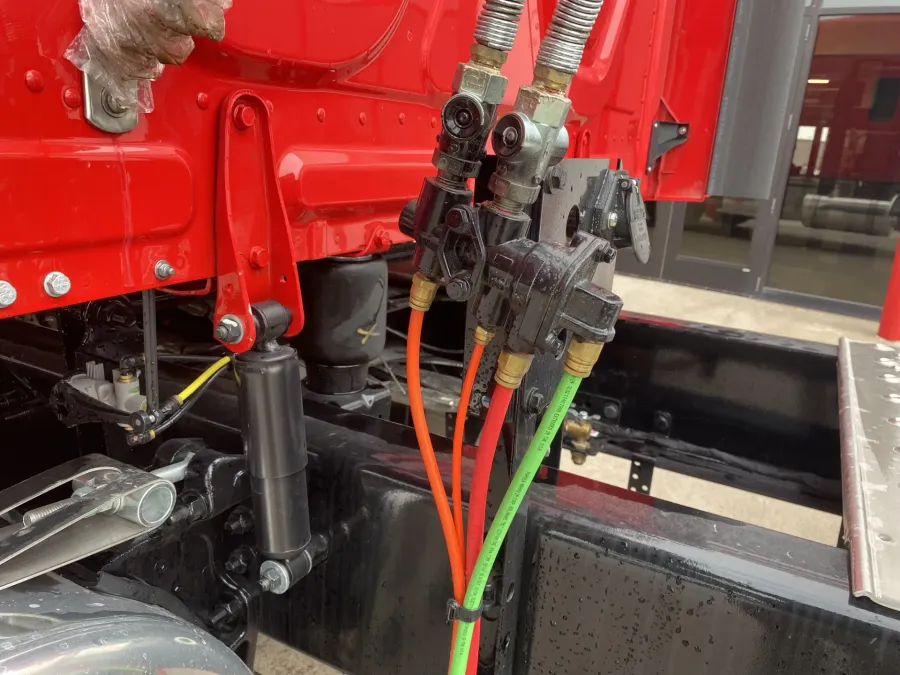 2025 Freightliner Cascadia | Photo 14 of 17