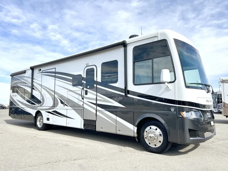 2023 Newmar Bay Star 3811