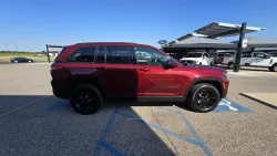 2024 Jeep Grand Cherokee | Thumbnail Photo 4 of 31