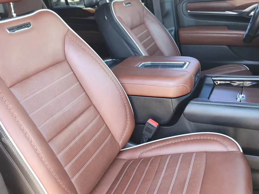 2023 GMC Yukon XL Denali Ultimate | Photo 16 of 27