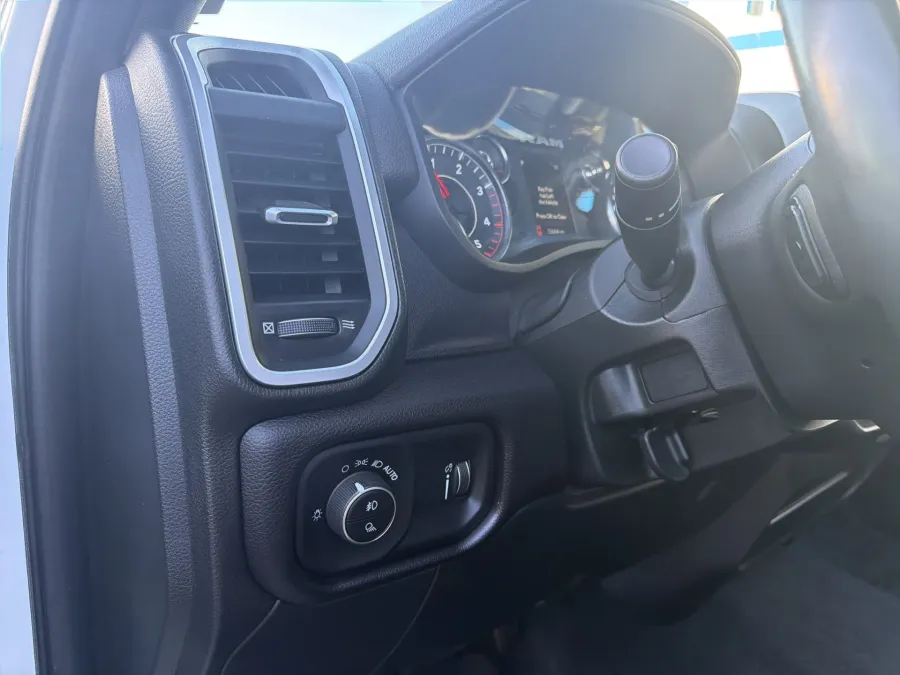 2024 RAM 2500 Big Horn | Photo 12 of 19