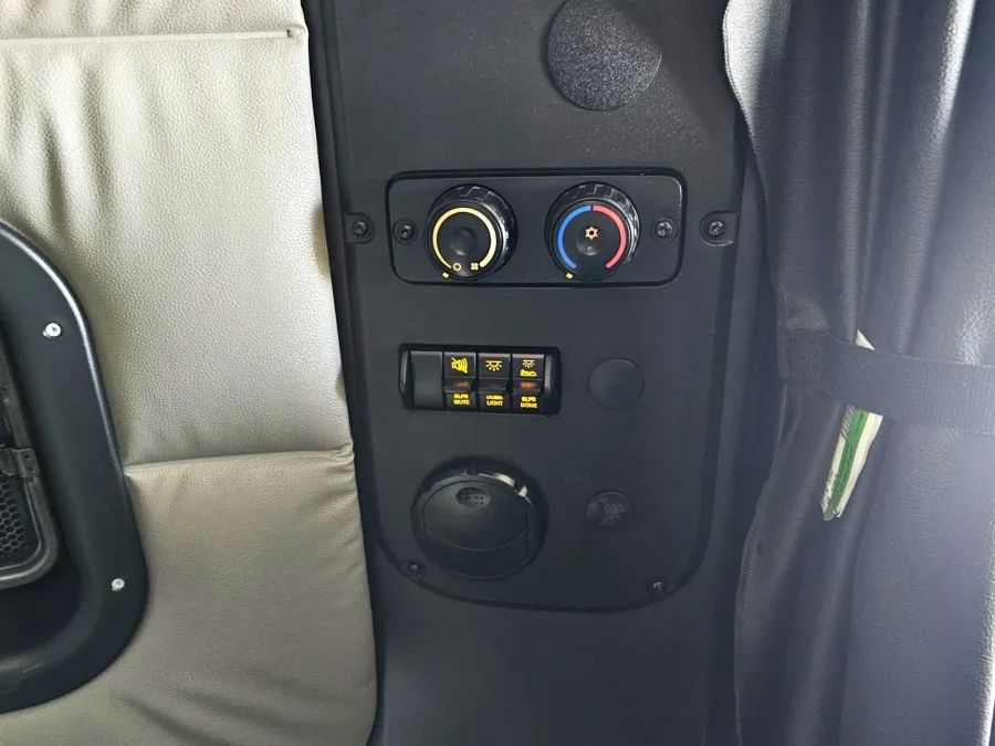 2025 Western Star 47X | Photo 15 of 19