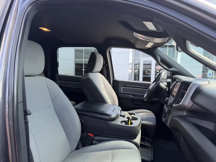 2022 RAM 2500 Big Horn | Photo 11 of 18