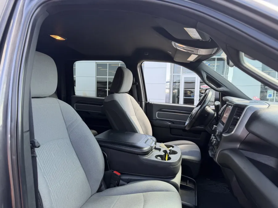 2022 RAM 2500 Big Horn | Photo 11 of 18