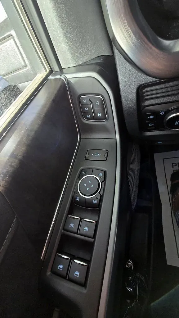 2026 Ford Super Duty F-250 | Photo 16 of 38