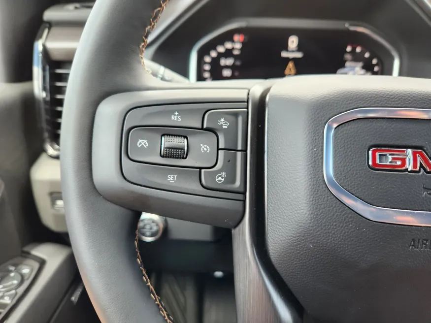 2025 GMC Sierra 2500HD AT4 | Photo 23 of 30