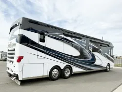 2023 Newmar Essex 4551 | Thumbnail Photo 22 of 34