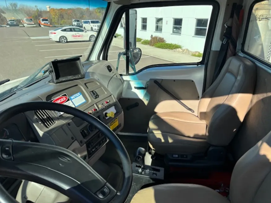 2003 Sterling L7500 | Photo 11 of 12