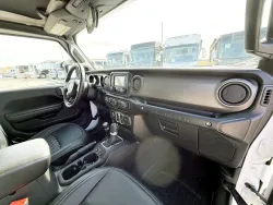 2018 Jeep Wrangler | Thumbnail Photo 20 of 21